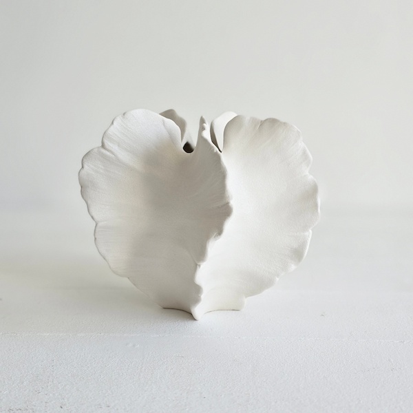 Ceramic Shell Budvase - White